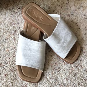 Open toe leather mule sandal with low stacked heel